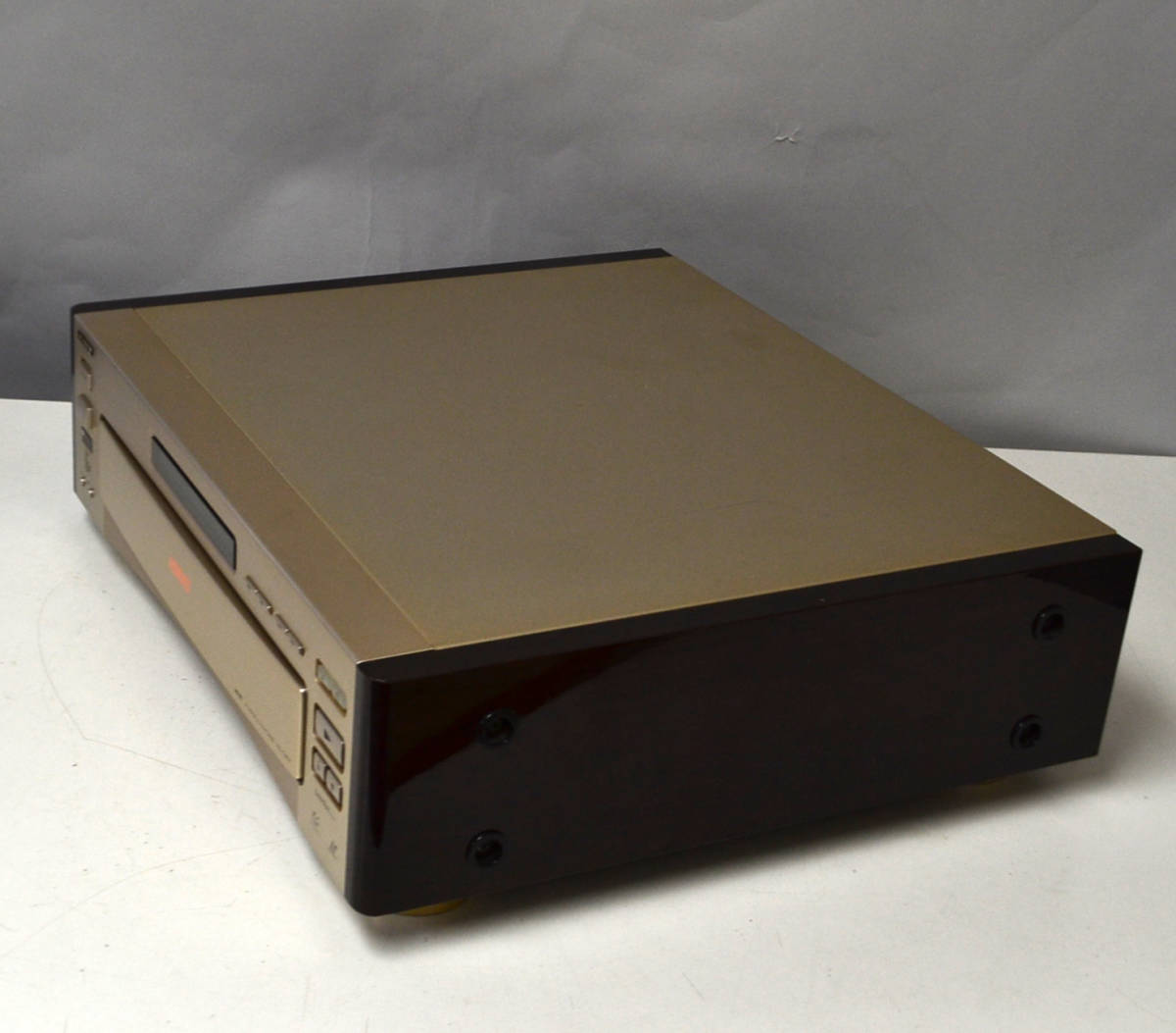 LaserDisc Database - Hardware - Sony - HIL-C2EX